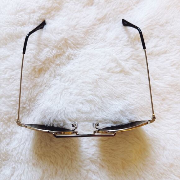 Tommy Silver with Mirrored Lenses Aviator Sunglasses - Picture 6 of 10